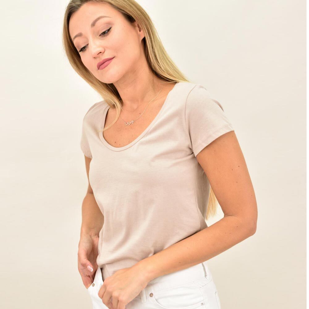 Γυναικεία μπλούζα με στρογγυλή ανοιχτή λαιμόκομψη